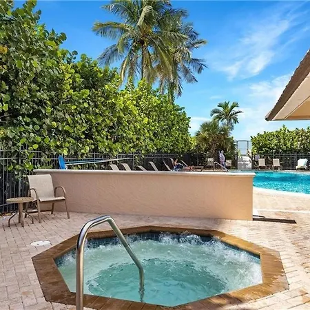 The "Sea-Winds" I Renovated Beachfront 2 Bed 2 Bath Condo-2