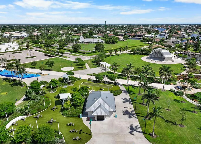 Oceangoing Condo With Pool And Steps To Beach And Food Marco Island